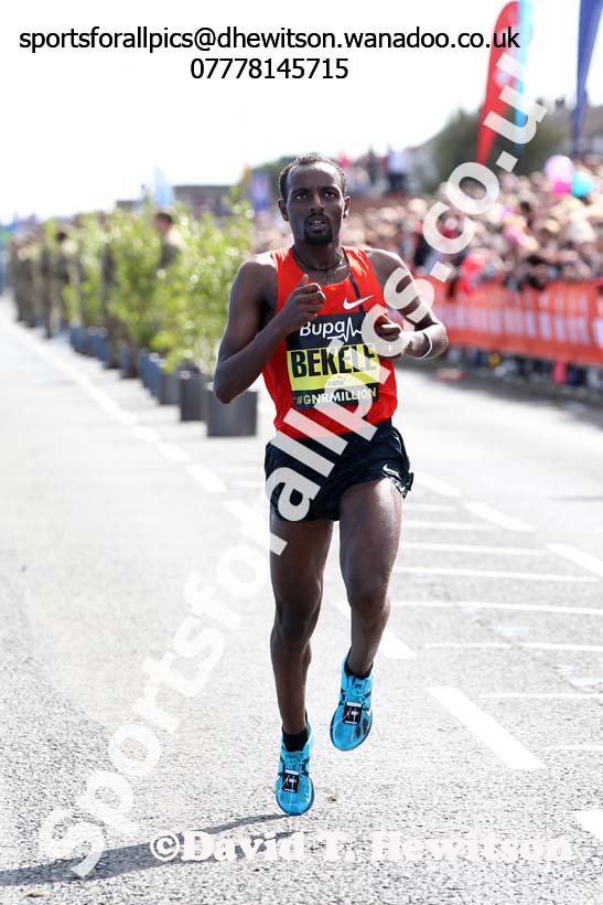 Tariku Bekele finishing the mens 2014 BUPA Great North Run. Photo: David T. Hewitson/Sports for All Pics